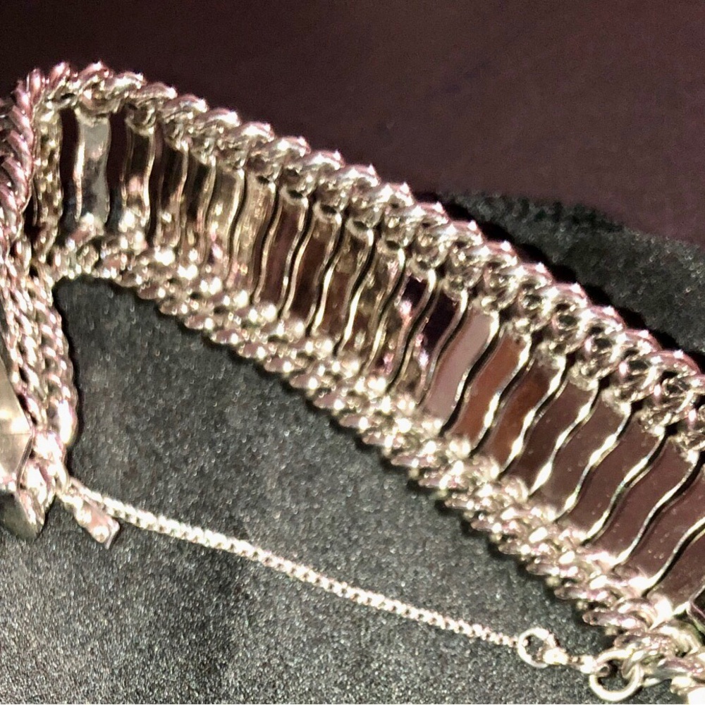 Monet 70’s Silver-Tone Multi-Row Link secure chain 1 in wide 100gm Bracelet